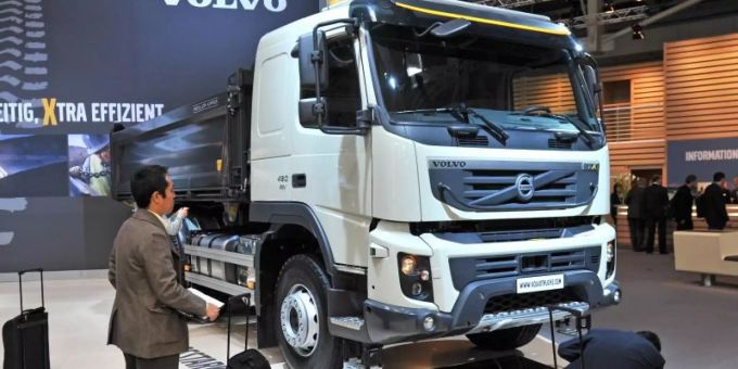 Ein Lastwagen von Volvo auf der IAA Nutzfahrzeuge in Hannover. Foto: picture alliance / Peter Steffen/dpa Ein Lastwagen von Volvo auf der IAA Nutzfahrzeuge in Hannover. Foto: picture alliance / Peter Steffen/dpa