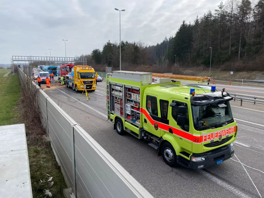 Die Unfallstelle auf der A1 in Winterthur.