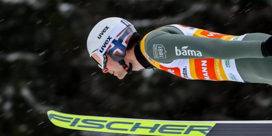 Hat mit dem Erfolg beim Springen in der Vogtlandarena den Grundstein für den Sieg im Gesamtweltcup gesorgt: Jarl Magnus Riiber. Foto: Jan Woitas/dpa-Zentralbild/dpa