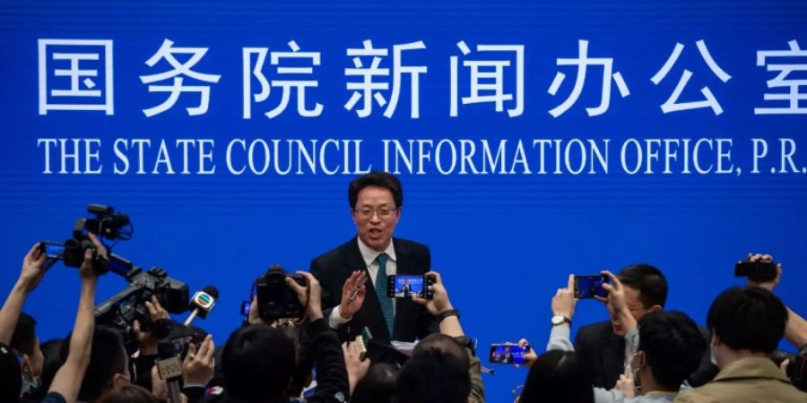 Zhang Xiaoming bei der Pressekonferenz in Peking