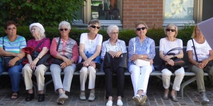 Kleine Pause bei der Stadtführung in Dietikon.