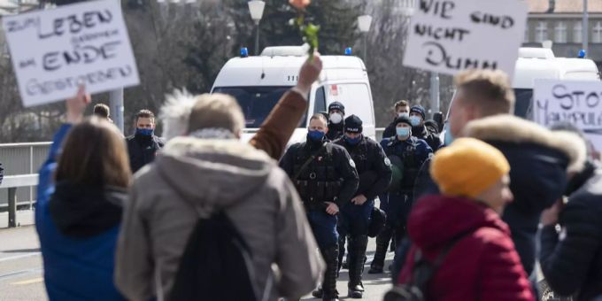 «Unbewilligt!» - Berner Sicherheitsdirektor will Corona-Demo lahmlegen