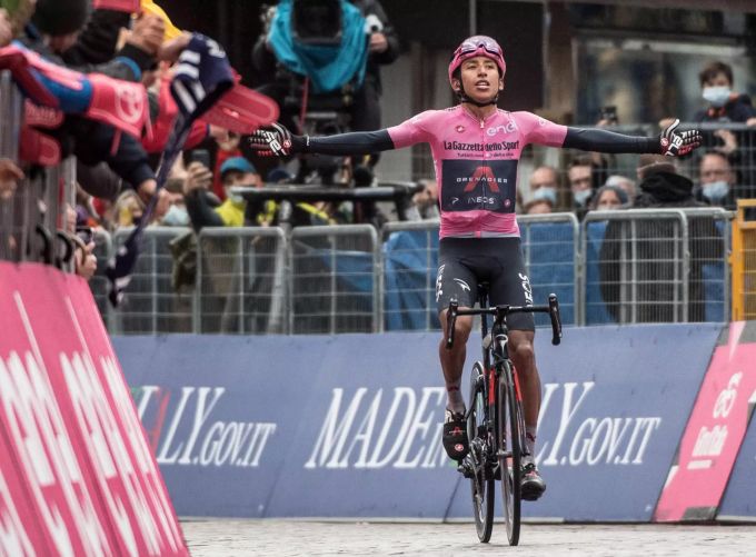 Egan Bernal bei der Zielankunft beim Giro d'Italia. Giro d'Italia