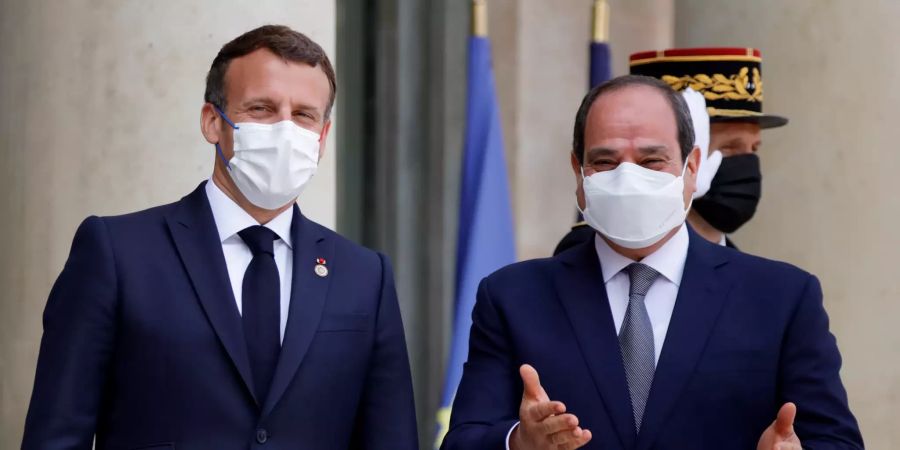 Macron al-sisi