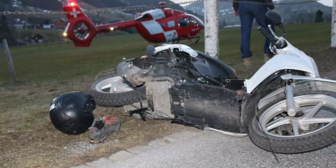 Das Unfallfahrzeug in Steinegg AI. steinegg AI