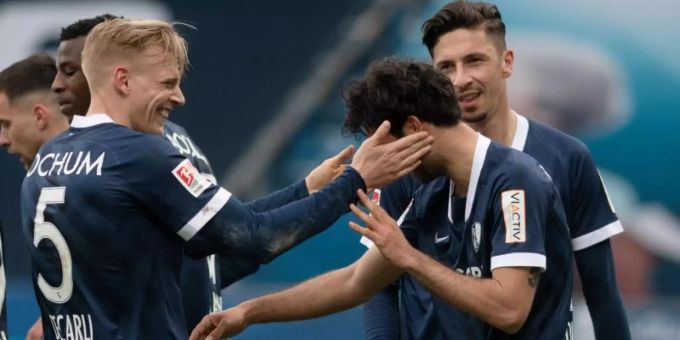 Der VfL Bochum hat in der 2. Liga die Tabellenführung übernommen. Foto: Bernd Thissen/dpa Der VfL Bochum hat in der 2. Liga die Tabellenführung übernommen. Foto: Bernd Thissen/dpa