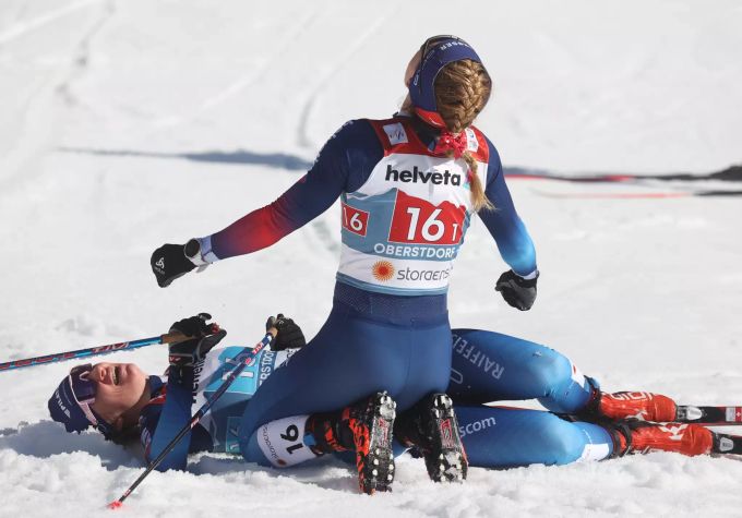Pure Freude: Nach 34 Jahren holen die beiden wieder WM-Silber für die Schweiz in der Sprint-Disziplin. Nordische Ski-WM Oberstdorf