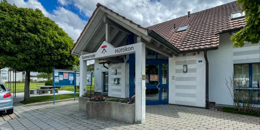 Das Gemeindehaus Hüttikon.