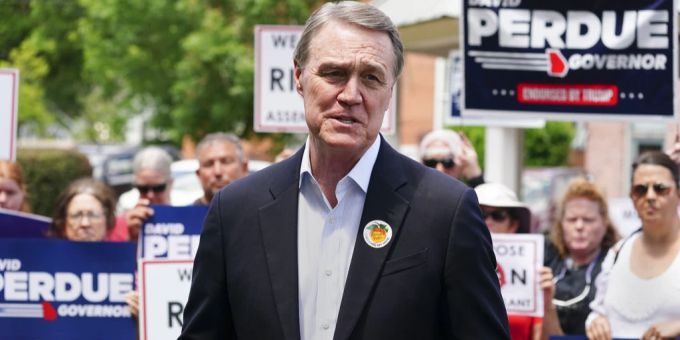 Donald Trump wirbt bei den Vorwahlen in Georgia für David Perdue und hofft auf ein politisches Comeback. trump vorwahlen