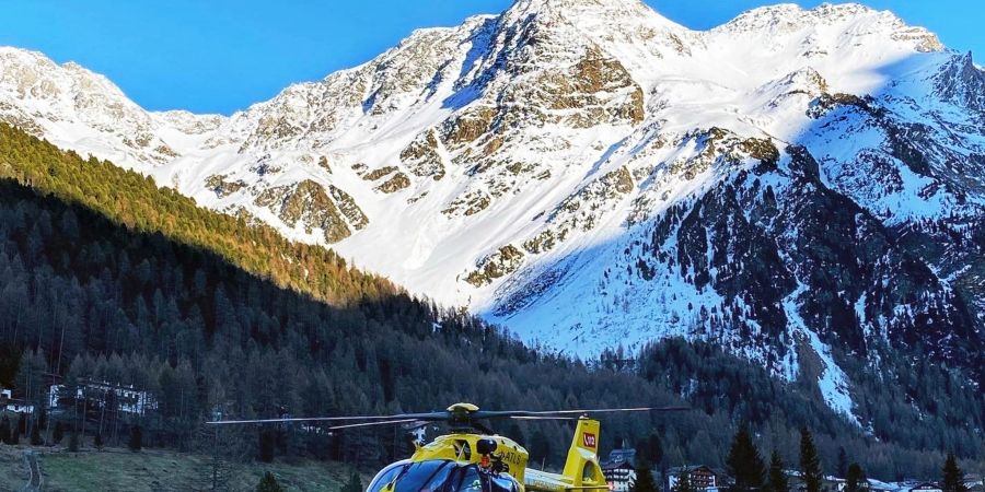 Die Bergrettung ist am Ortler im Einsatz, dem höchsten Berg in der norditalienischen Provinz Südtirol.