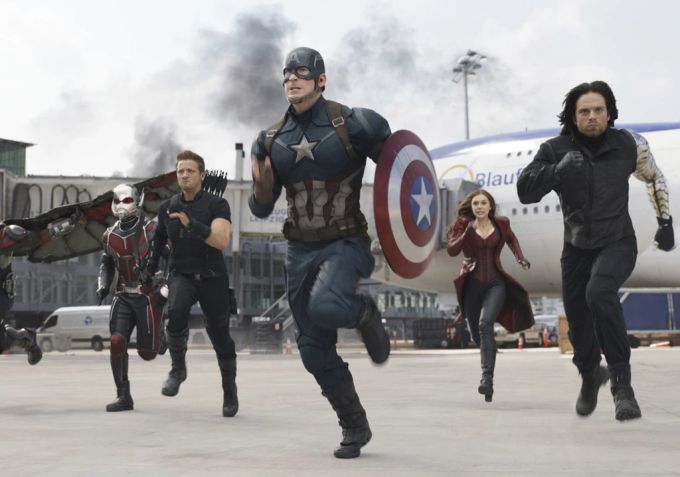 Elizabeth Olsen mit ihren Marvel-Kollegen. (Archivbild) marvel
