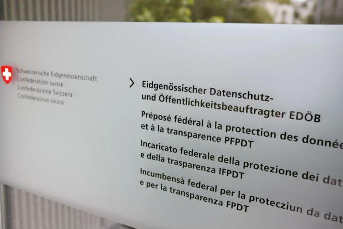 Schild am Eingang zum Verwaltungsgebäude in Bern, dem Sitz des Eidgenössischen Datenschutz- und Öffentlichkeitsbeauftragten. EDÖB