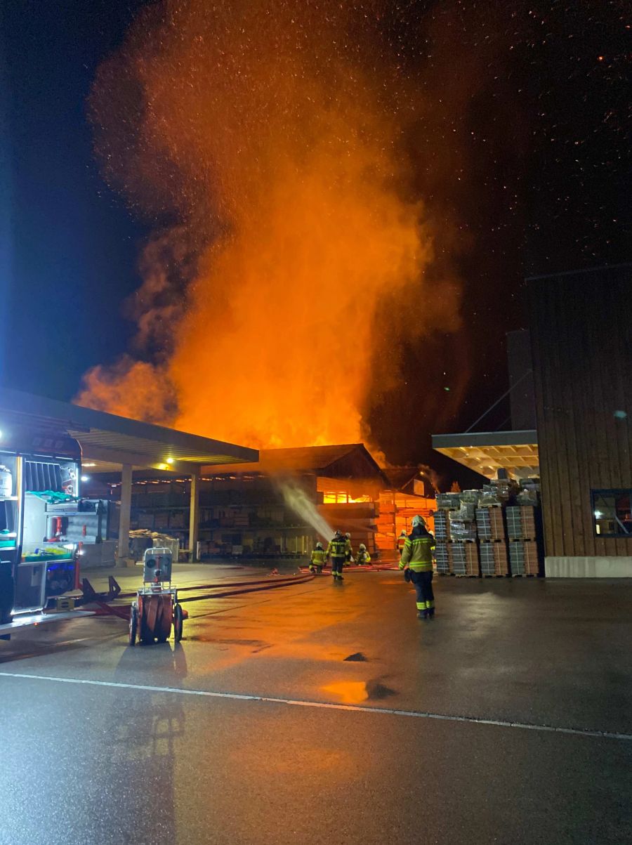 In Egerkingen brannte Anfang Mai eine Schreinerei. Auch dieses Feuer könnte von dem Brandstifter gelegt worden sein.
