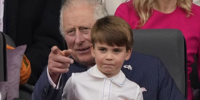 Opa Charles und Enkel Prinz Louis. Prinz Louis Meghan Markle