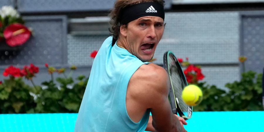 Hat sich in Madrid gegen den Kroaten Marin Cilic ins Achtelfinale gekämpft: Alexander Zverev in Aktion.