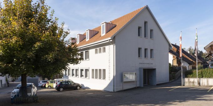 Das Gemeindeaus Buus an der Hemmikerstrasse. Das Gemeindeaus Buus an der Hemmikerstrasse.
