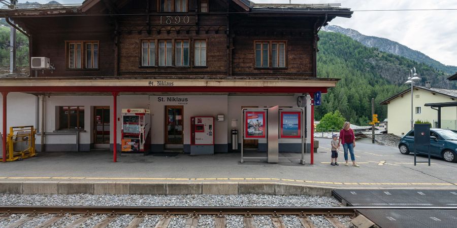 Der Bahnhof von St. Niklaus.