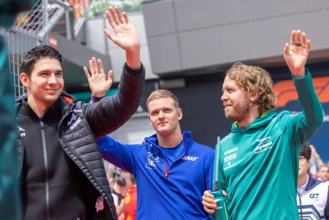 Für den jungen Mick Schumacher (mitte) war Sebastian Vettel (r.) eine wichtige Bezugsperson. Mick Schumacher