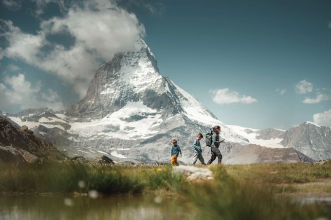 Das Matterhorn gehört – spätestens seit der Toblerone – zu den bekanntesten Bergen weltweit und macht Zermatt damit zum beliebten Ausflugsort. Zermatt Gornergrat Bahn