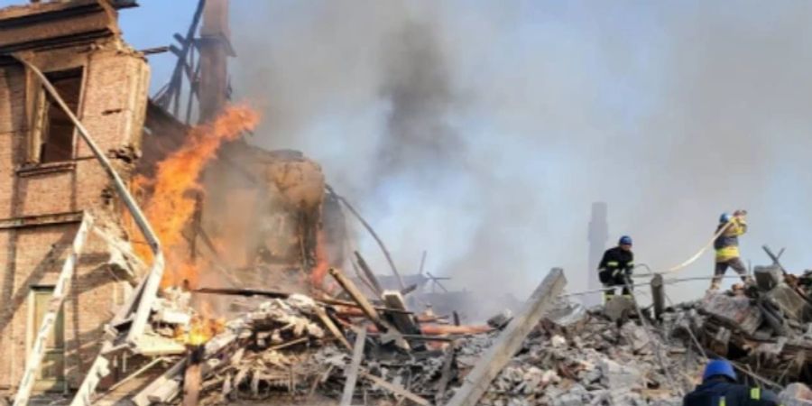 Ukraine Krieg Luhansk Schule