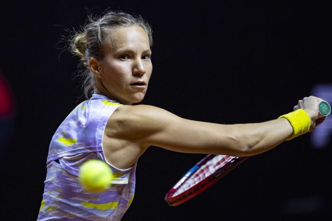 Viktorija Golubic in Aktion gegen Eva Lys. Foto: Tom Weller/dpa jil teichmann