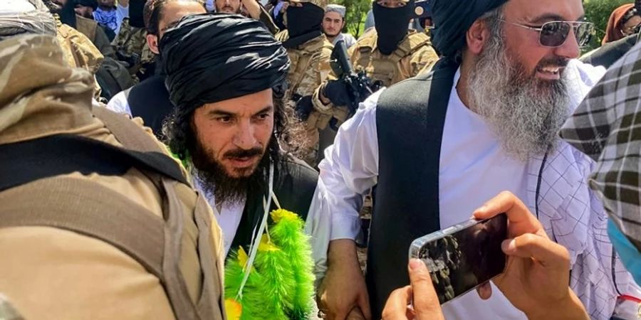 Asadullah Haroon bei seiner Ankunft in Kabul