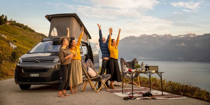 Ferien sind da, wo man parkt: Bei rutsch.swiss kann man neu komplett ausgestattete Camper mieten. Camper