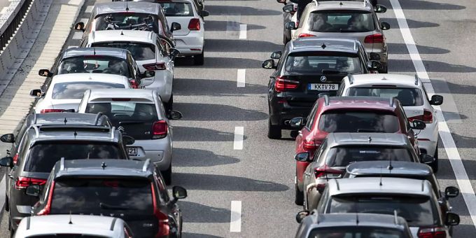 Viele Verletzte - Massenkarambolage auf Autobahn in Norditalien