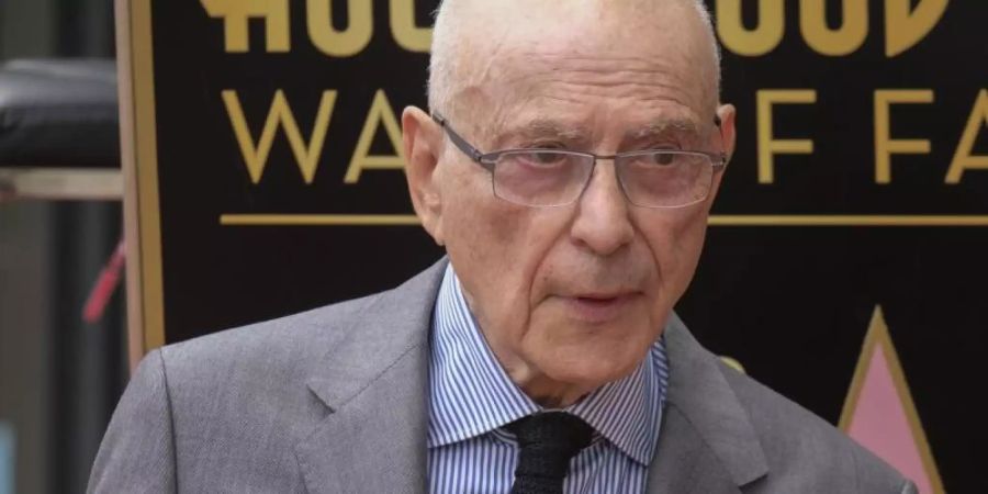 Schauspieler Alan Arkin hat jetzt auf dem Hollywood «Walk of Fame» seinen Stern. Foto: Ringo Chiu