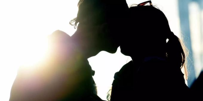 In den vergangenen zehn Jahren sei die Zahl der Meldungen von Opfern und Angehörigen durch "Loverboys" gestiegen. Symbolbild: Alexander Körner Foto: Alexander Körner In den vergangenen zehn Jahren sei die Zahl der Meldungen von Opfern und Angehörigen durch "Loverboys" gestiegen. Symbolbild: Alexander Körner Foto: Alexander Körner