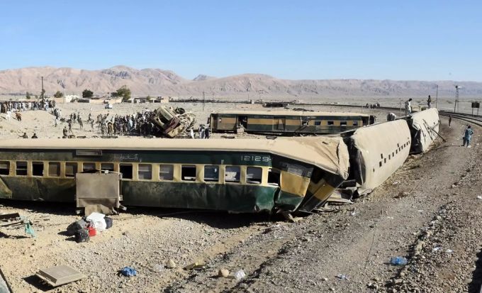 Ein entgleister Zug in Pakistan. Pakistan