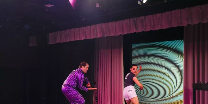 Das Theater Neumarkt in Zürich hat die Saison 2019/2020 mit dem Tanzmarathon «They Shoot Horses, Don't They?» eröffnet. Theater Neumarkt