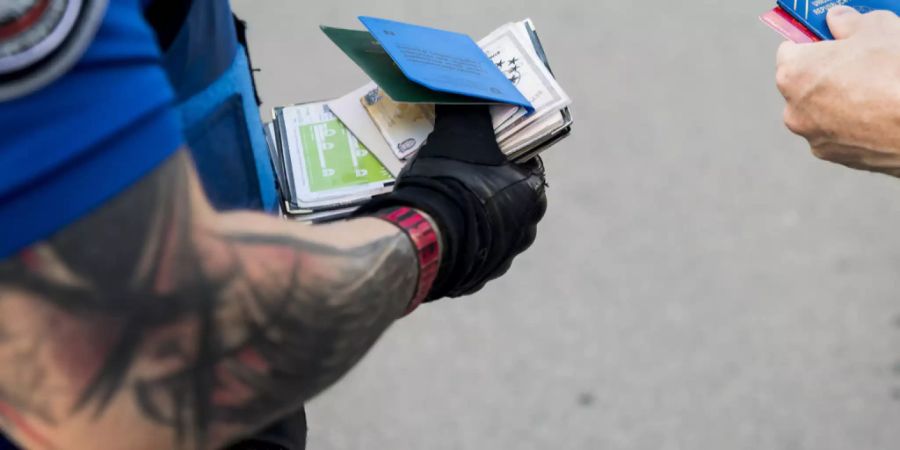 Alkoholisierter Autofahrer wurde aus Verkehr gezogen.