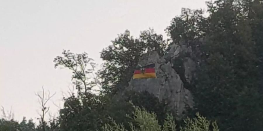 schleifenberg deutschlandfahne