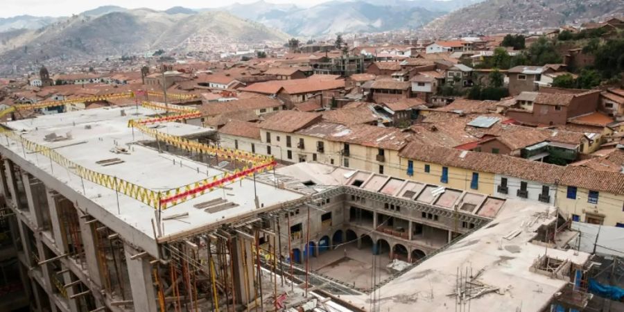 Das noch nicht fertiggestellte Hotel in Cusco