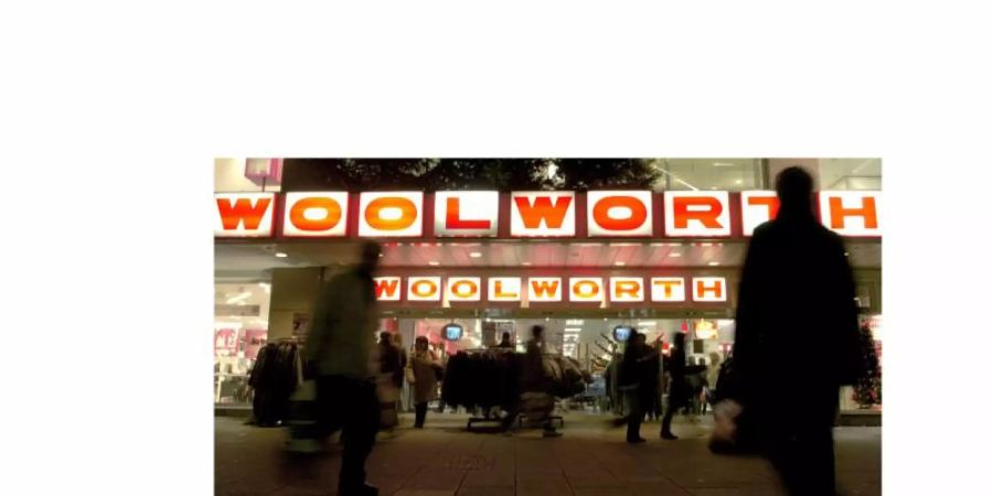 Die Kaufhauskette Woolworth ruft das Produkt «Stenzer Buntstifte 12er-Pack» zurück. Einige der Stifte können unter Umständen zu viel Blei freigeben. Foto: Christine Kokot