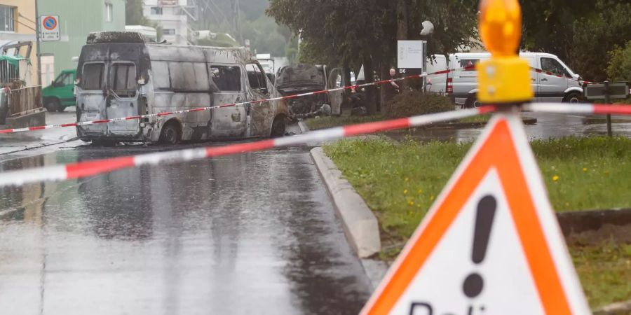 Die Kuriere wurden mit Waffen bedroht.