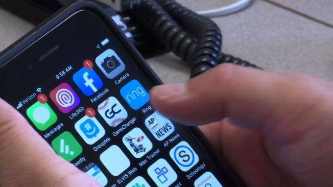 Über 50 Prozent der Handynutzer fühlen sich bezüglich Telefonie und Datenübertragung im Ausland gut informiert. smartphone