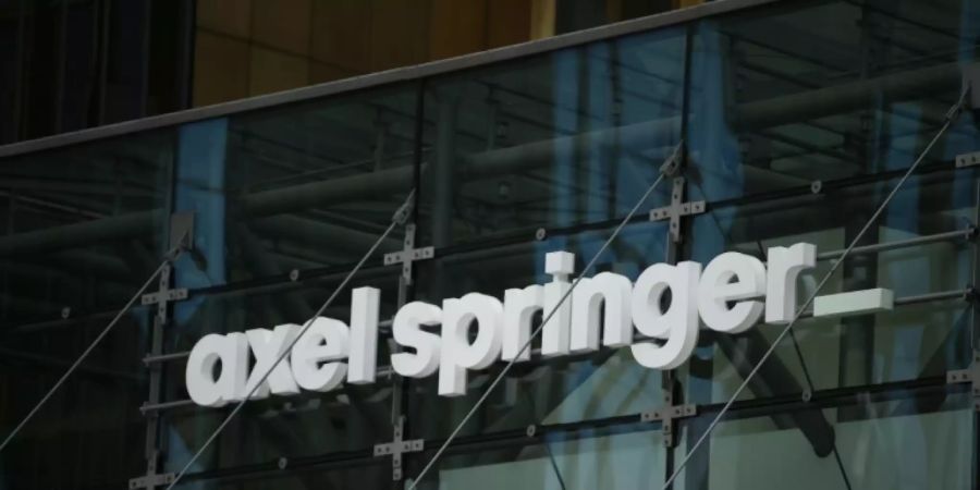 Eingang des Axel-Springer-Hochhauses