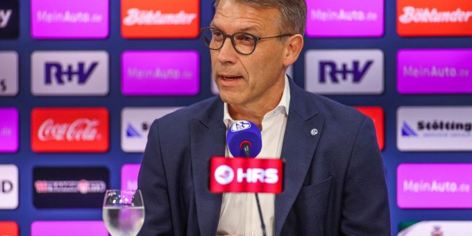 FC Schalke 04 - Chef Knäbel erklärt Transfer-Strategie