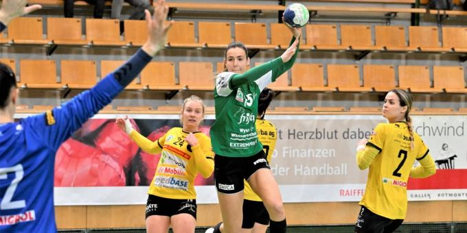 Die Damen des LC Brühl in Torlaune. Handballspielerin des LC Brühl