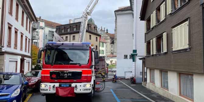 Einsiedeln: Brand in Mehrfamilienhaus