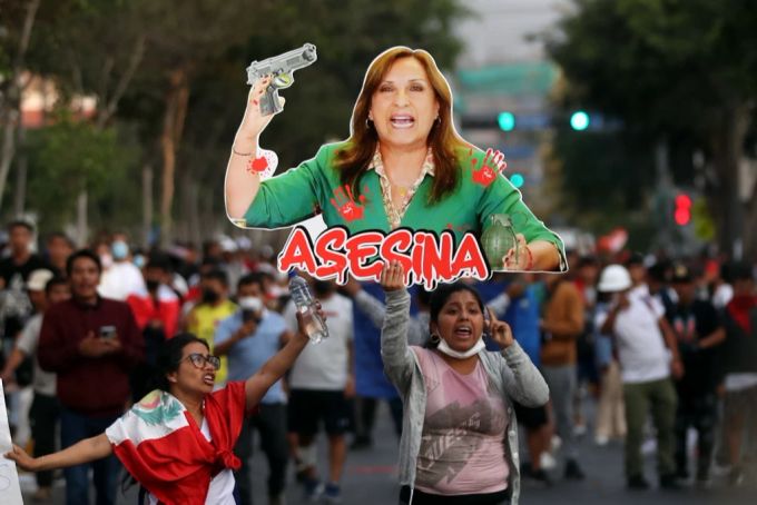 Demonstranten fordern den Rücktritt der Übergangspräsidentin Dina Boluarte. Peru