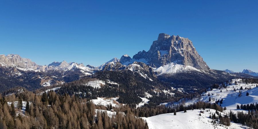 Dolomiten Gipfel Wald Schnee Monte Pelmo