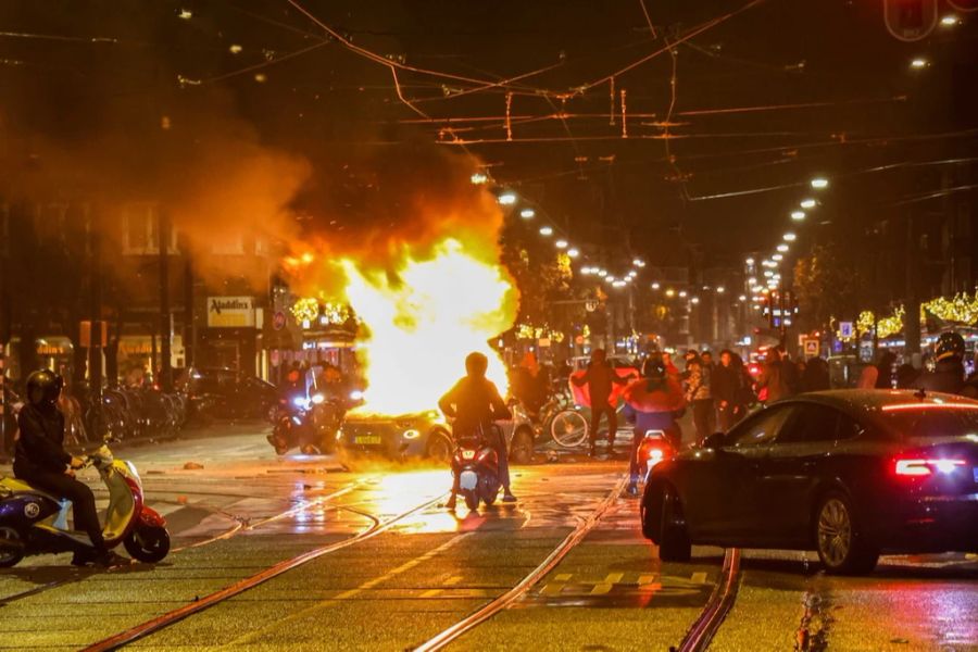 In der belgischen Hauptstadt Brüssel kam es nach der WM-Niederlage von Belgien zu Ausschreitungen.