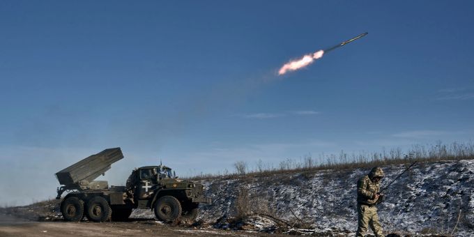 In Soledar gehen die Kämpfe zwischen russischen und ukrainischen Truppen weiter. Ukraine-krieg