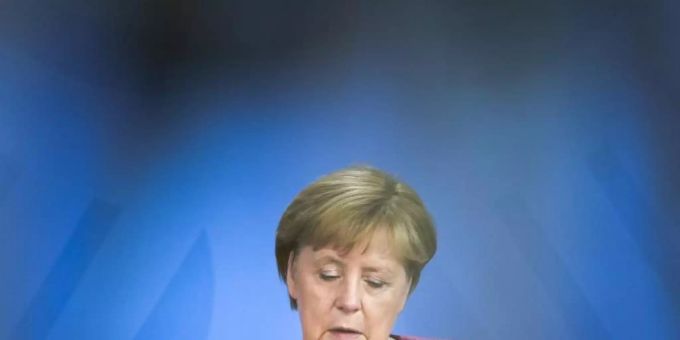 Bundeskanzlerin Angela Merkel wollte am 28. August nach Israel reisen. Foto: Markus Schreiber/Pool AP/dpa Bundeskanzlerin Angela Merkel wollte am 28. August nach Israel reisen. Foto: Markus Schreiber/Pool AP/dpa