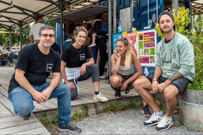 Vl. Vincenzo Romano, Anya Keller, Pascale Keller und Florian Wüthrich von der Raum Zeit Bar
