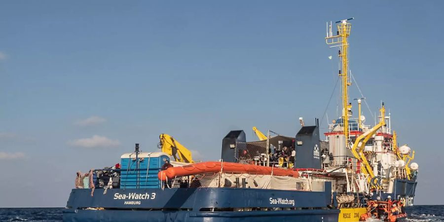 ARCHIV - Die deutsche Seenotrettungsorganisation Sea-Watch ist mit ihrem Schiff «Sea-Watch 3» seit einigen Tagen wieder auf dem Mittelmeer im Einsatz. Foto: Selene Magnolia/Sea-Watch/dpa - ACHTUNG: Nur zur redaktionellen Verwendung im Zusammenhang mit der aktuellen Berichterstattung und nur mit vollständiger Nennung des vorstehenden Credits