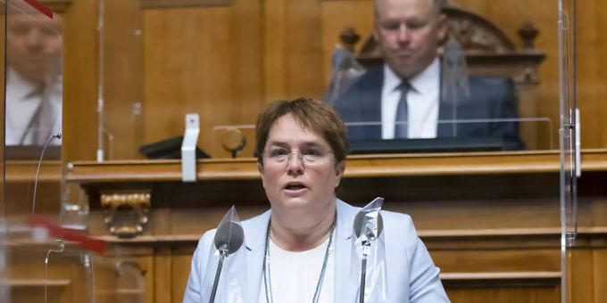Die SVP-Nationalrätin Magdalena Martullo-Blocher fordert, dass die Laufzeit der bestehenden Schweizer Atomkraftwerke verlängert wird. Sonst drohe eine Stromlücke. (Archivbild) Die SVP-Nationalrätin Magdalena Martullo-Blocher fordert, dass die Laufzeit der bestehenden Schweizer Atomkraftwerke verlängert wird. Sonst drohe eine Stromlücke. (Archivbild)
